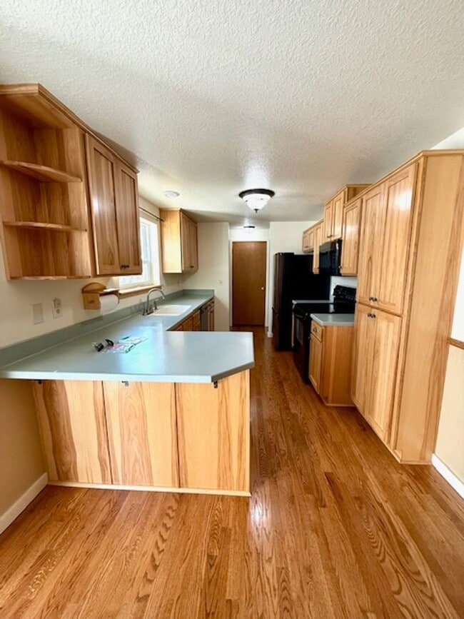 3036 NE Madison Ave in Bend, OR - Building Photo - Building Photo