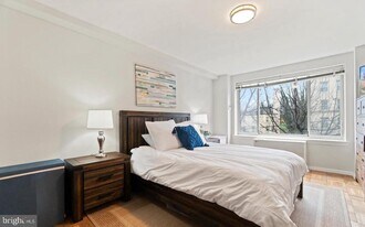 4100 W St NW in Washington, DC - Building Photo