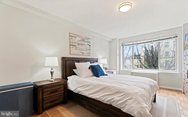 property at 4100 W St NW