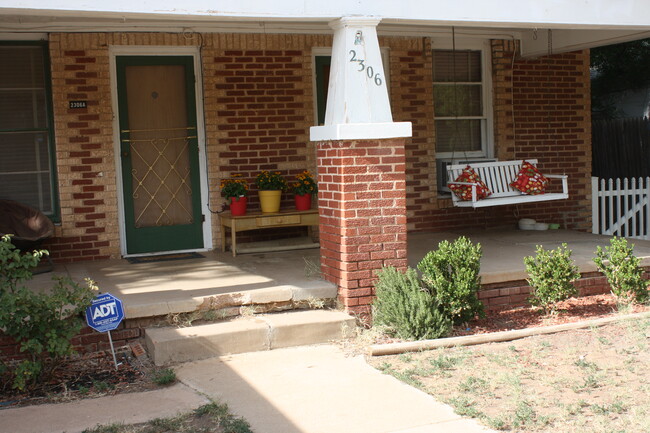 2306 21st St in Lubbock, TX - Foto de edificio - Building Photo