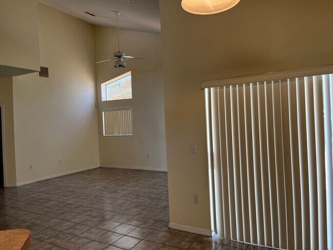 323 Weatherby Pl in Haines City, FL - Building Photo - Building Photo