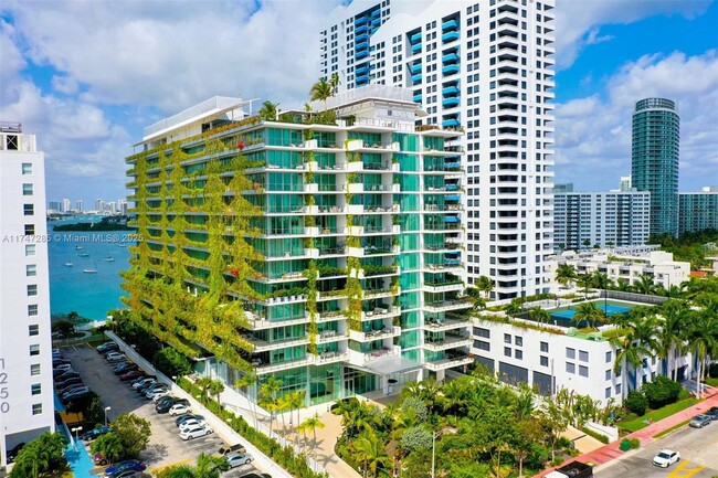 1300 Monad Ter in Miami Beach, FL - Foto de edificio - Building Photo