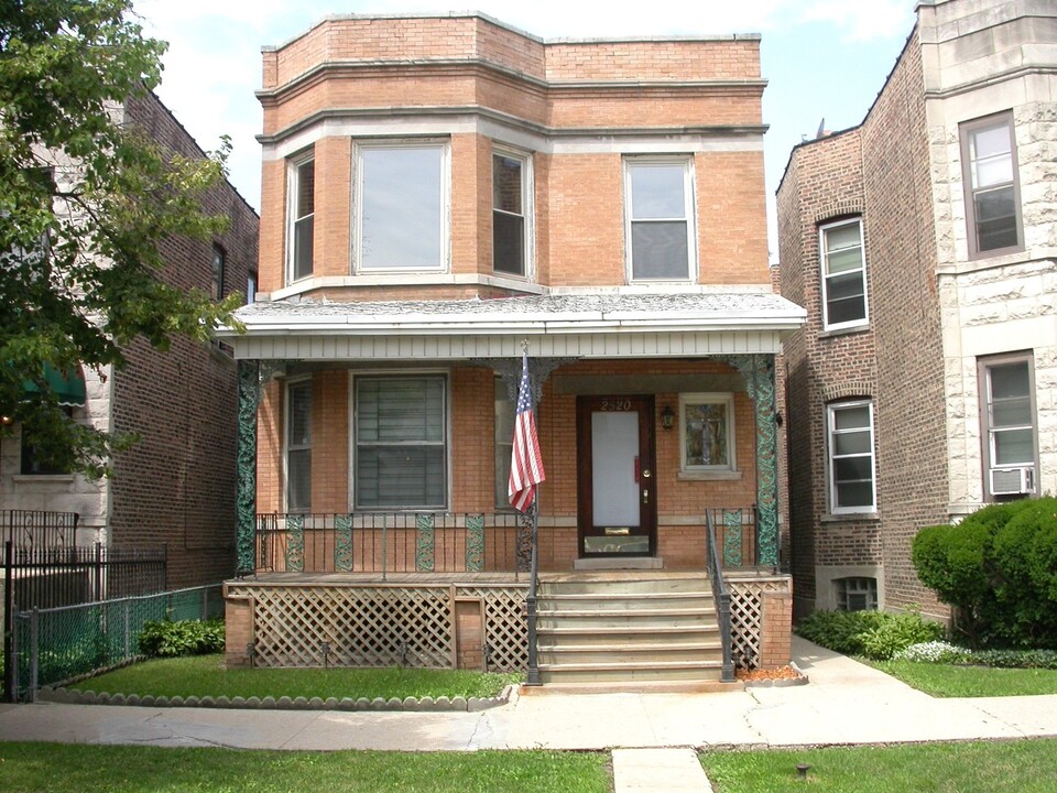 2520 N Talman Ave in Chicago, IL - Building Photo