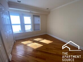 6947 N Oakley Ave, Unit 1 in Chicago, IL - Building Photo - Building Photo