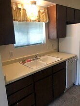 1039 E 8600 S, Unit 1039 in Sandy, UT - Foto de edificio - Building Photo