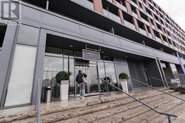 169-169 Fort York Blvd in Toronto, ON - Building Photo - Building Photo