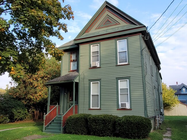 636 W Gray St, Unit 2B in Elmira, NY - Building Photo - Building Photo