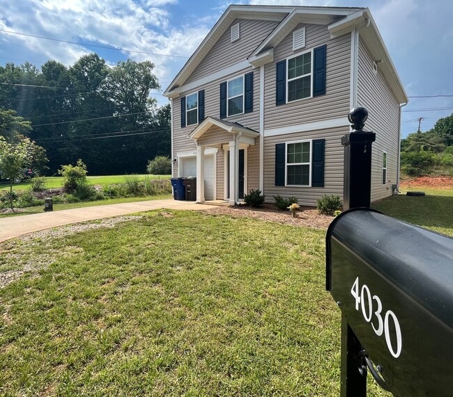 4030 Gibb Ct in Winston-Salem, NC - Building Photo - Building Photo
