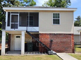 920 E 32nd St in Savannah, GA - Building Photo