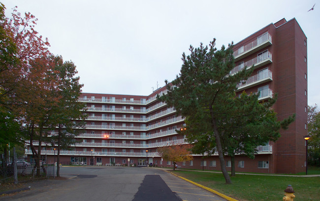 O'Brien Towers in Quincy, MA - Building Photo - Building Photo