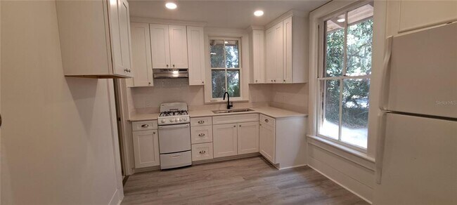 414 NE 5th Ave-Unit -4 in Gainesville, FL - Building Photo - Building Photo