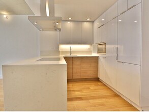 700 Rue St-Paul Ouest in Montréal, QC - Building Photo - Building Photo