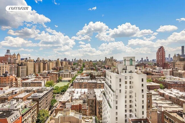225 W 83rd St in New York, NY - Building Photo - Building Photo
