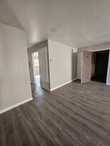 18650 Hatteras St in Los Angeles, CA - Building Photo