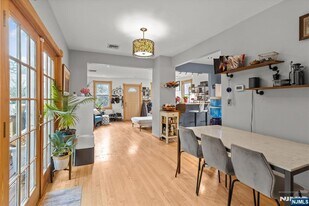 274 Warren St in Lyndhurst, NJ - Building Photo