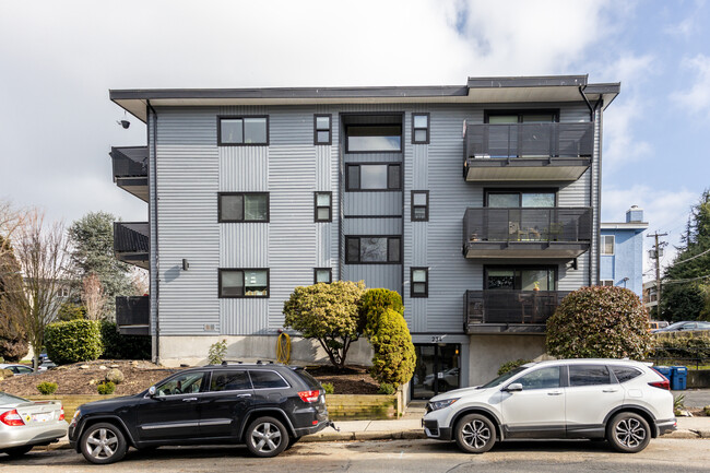 234 Templeton Dr N in Vancouver, BC - Building Photo - Building Photo