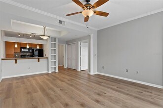 800 S Dakota Ave, Unit 315 in Tampa, FL - Foto de edificio - Building Photo