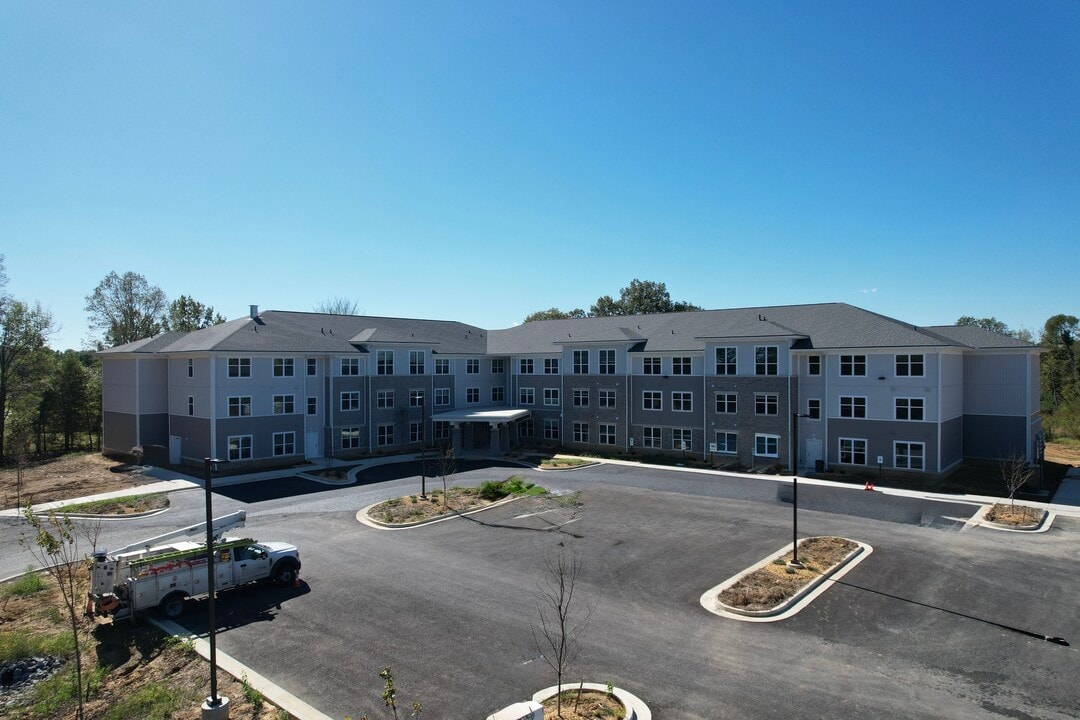 Bee Creek Crossing in Murray, KY - Building Photo