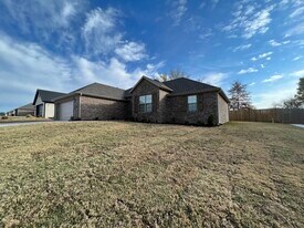 6051 W Mecklin St in Fayetteville, AR - Building Photo