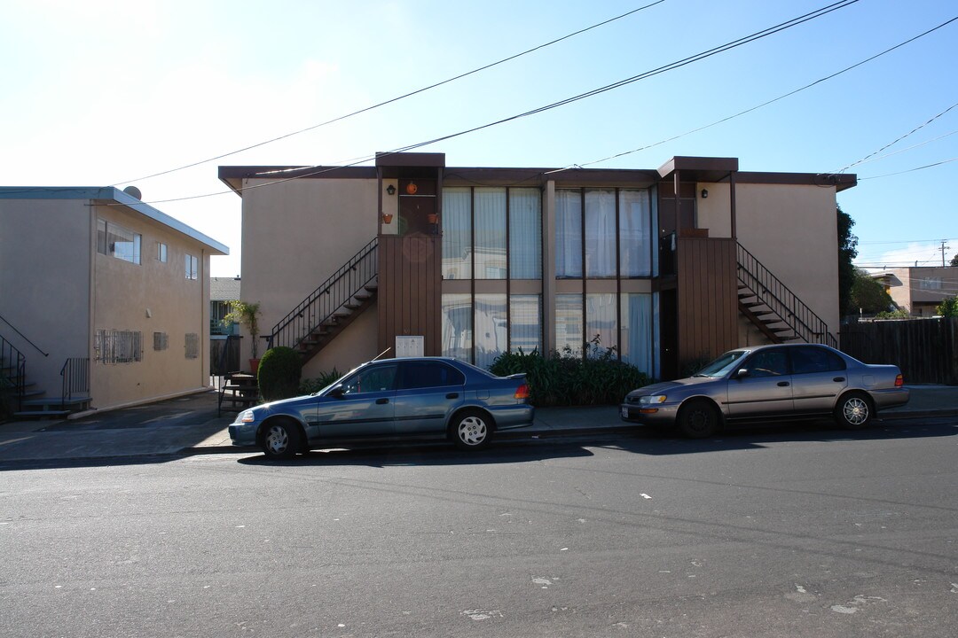 319 Lux Ave in South San Francisco, CA - Building Photo