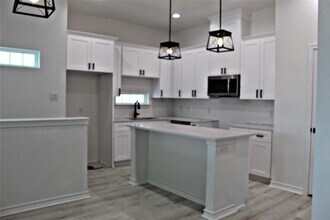 7020 Eastwood St in Houston, TX - Building Photo - Building Photo