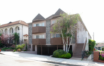 310 E Elmwood Ave in Burbank, CA - Building Photo - Building Photo