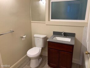 495 Elwood Ave in Oakland, CA - Building Photo - Building Photo