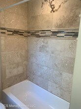 662 N 33rd St in Philadelphia, PA - Building Photo - Building Photo