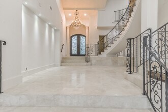 15 W Shady Ln in Houston, TX - Building Photo - Building Photo