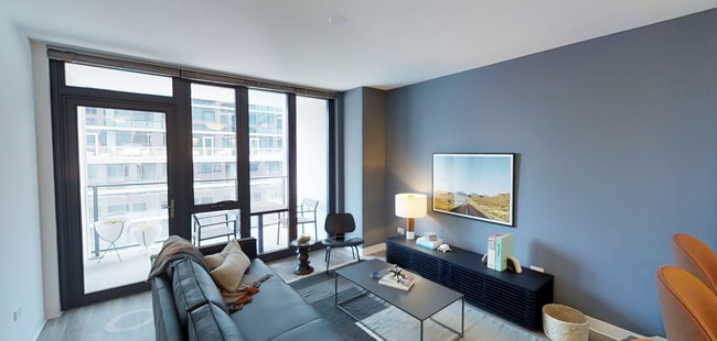 property at 551 N Wells St