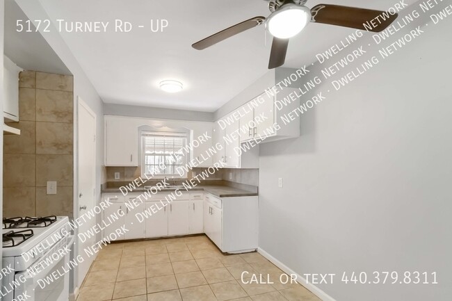 5172 Turney Rd-Unit -UP in Garfield Heights, OH - Building Photo - Building Photo