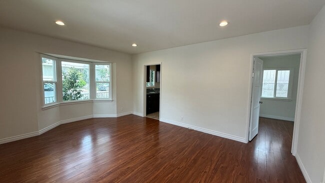 property at 304 E Valencia Ave