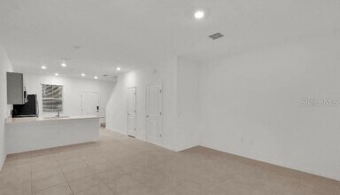 2081 Viewfinder St in Kissimmee, FL - Building Photo - Building Photo