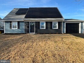 89 Hampshire Ln in Willingboro, NJ - Building Photo