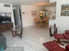 409 SW Natura Ave in Deerfield Beach, FL - Building Photo - Building Photo