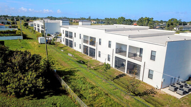 907 Skyline Blvd in Cape Coral, FL - Building Photo - Building Photo