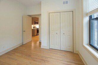 2009.5 W Cortez St in Chicago, IL - Building Photo - Building Photo