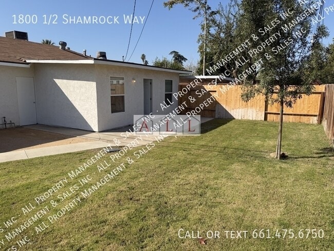 1800 Shamrock Wy in Bakersfield, CA - Building Photo - Building Photo