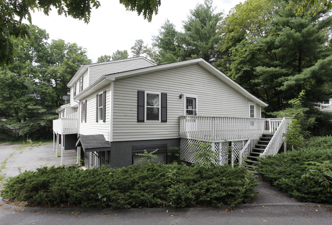 24 Old Chunns Cove Rd in Asheville, NC - Foto de edificio - Building Photo