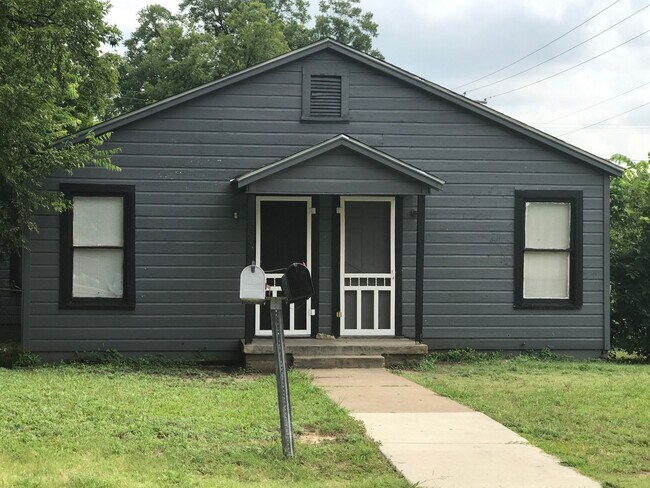 3300 Hanger Ave in Fort Worth, TX - Building Photo - Building Photo