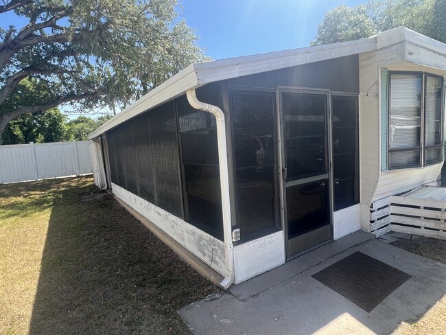 37041 Chancey Rd in Zephyrhills, FL - Building Photo - Building Photo