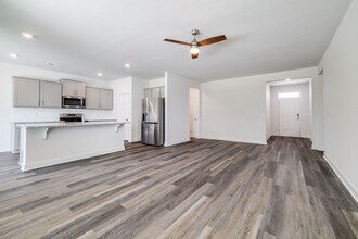 271 Fox Tail Dr in Richmond Hill, GA - Building Photo - Building Photo