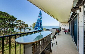 2700 Bayshore Blvd in Dunedin, FL - Foto de edificio - Building Photo