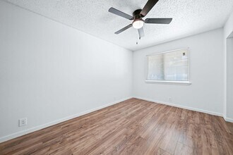 9008 Galewood Dr, Unit 7-225 in Austin, TX - Building Photo - Building Photo