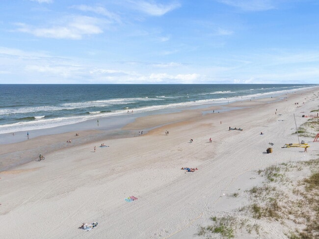 1107 1st St S, Unit B in Jacksonville Beach, FL - Building Photo - Building Photo