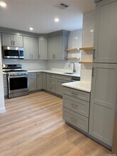 1353 Old Northern Blvd in Roslyn, NY - Building Photo - Building Photo