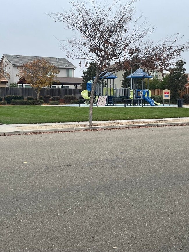 1542 Hearthsong Dr in Manteca, CA - Building Photo - Building Photo