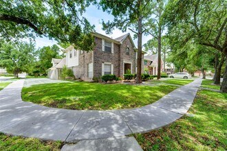 2338 Bent River Dr in Sugar Land, TX - Building Photo - Building Photo