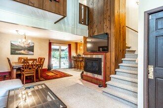 2427 Chamonix Ln in Vail, CO - Building Photo - Building Photo