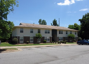 Newgate Garden Apartments in High Point, NC - Building Photo - Building Photo